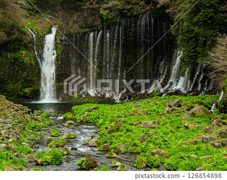 白絲瀑布水質清澈美麗 126854898