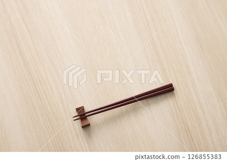 Japanese style image of chopsticks 126855383