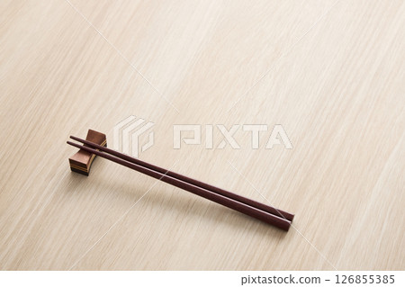 Japanese style image of chopsticks 126855385