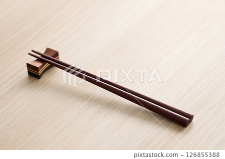 Japanese style image of chopsticks 126855388