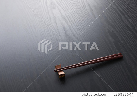 Japanese style image of chopsticks 126855544