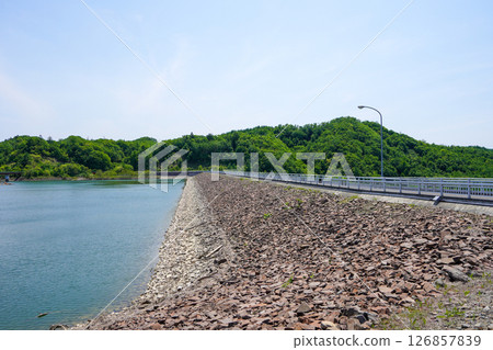 堀鹿川大壩 / 堆石壩 126857839