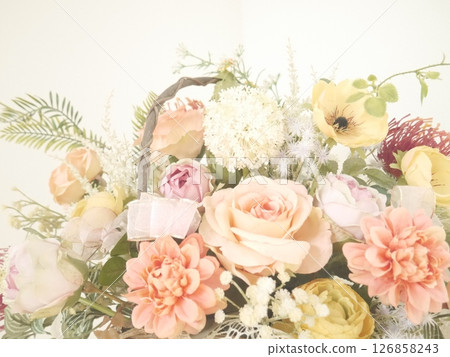 Flower Arrangement Rose 126858243