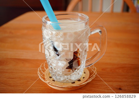 A delicious drink made with milk and coffee agar. 126858829