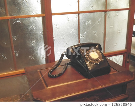 Retro black telephone Retro black telephone 126858846