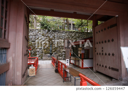 鞍馬寺：古色古香的仁王門 6 126859447