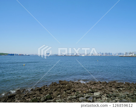從若洲海濱公園眺望東京灣 126859612