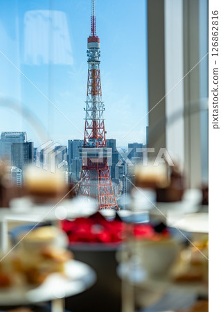 一邊欣賞東京高塔美景，一邊享用下午茶 126862816