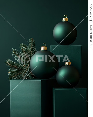 Christmas candlelight decoration with green ornament 126862999
