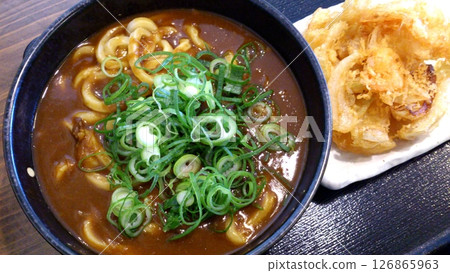 咖哩烏冬面和烤肉 咖哩烏冬面和烤肉 126865963
