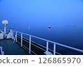 沿著瀨戶內海航線航行的渡輪 126865970