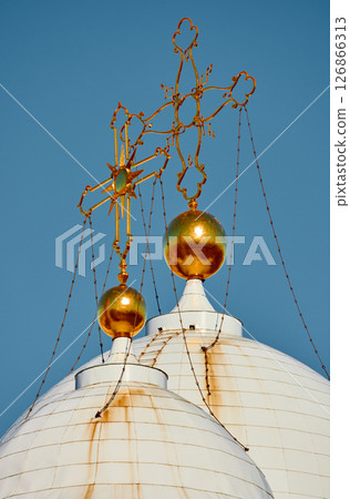 domes with golden crosses of the Prince Vladimir Cathedral on a sunny day 126866313