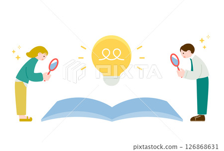 問題解決後面微笑的男人和女人。圖片中，他們透過查閱書籍找到了答案。 126868631