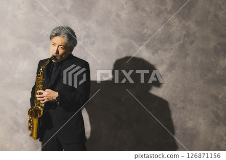 吹薩克斯的男人 126871156