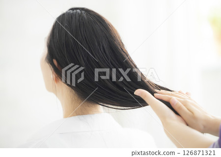 Women who do hair care 126871321