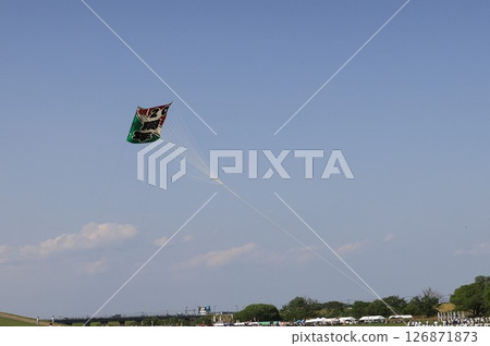 A scene of a large kite being flown in Showa-cho, Kasukabe City, Saitama Prefecture 126871873