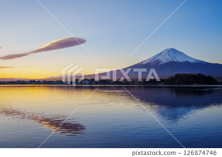 Sunset over Lake Kawaguchiko with Mount Fuji and Lenticular Clouds 126874746