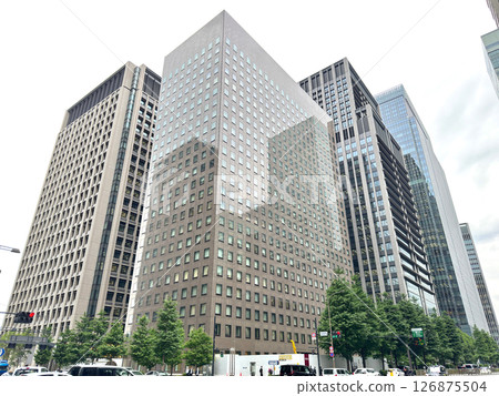 大手中心大廈（東京都千代田區大手町。信越聚合物、三菱商事能源、朝日機材等總部） 126875504