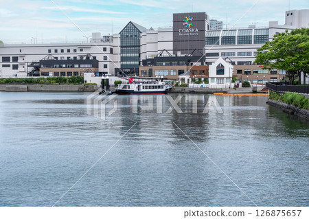 從考斯卡灣畔商店出發的海軍基地觀光船之旅 126875657