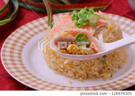 炒飯:舉起湯匙 炒飯:舉起湯匙 126876303