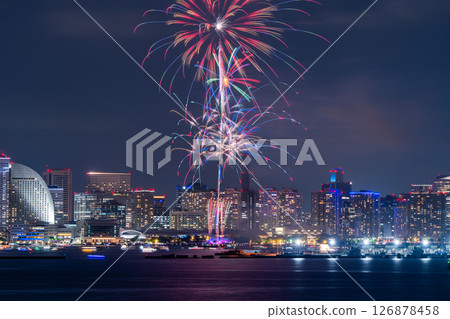 神奈川縣：橫濱開港節及煙火大會 126878458
