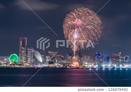 神奈川縣：橫濱開港節及煙火大會 126878492
