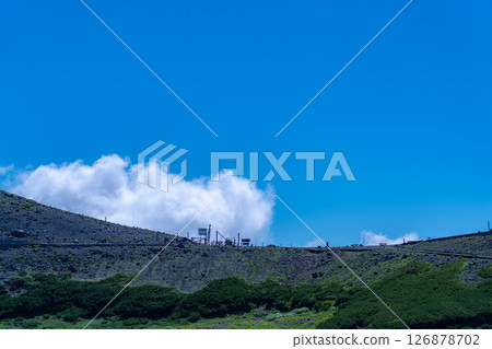 [Summer mountain climbing] Climbing Mt. Norikura in summer [Nagano Prefecture] 126878702