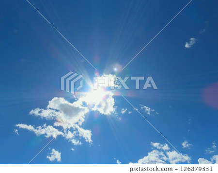 天空和太陽和雲彩 126879331