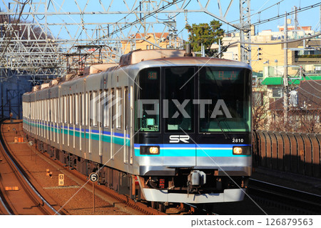 目黑線運行的東京地鐵9000系列車 126879563