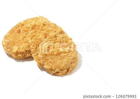白色背景下拍攝的牛肉丸子 126879991