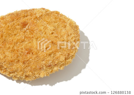 白色背景下拍攝的牛肉丸子 白色背景下拍攝的牛肉丸子 126880138