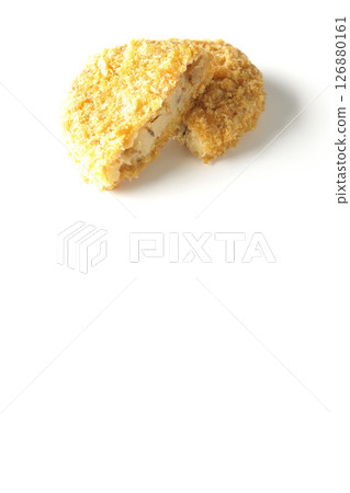 白色背景下拍攝的牛肉丸子 白色背景下拍攝的牛肉丸子 126880161