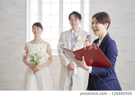 Female wedding celebrant Female wedding celebrant 126880569