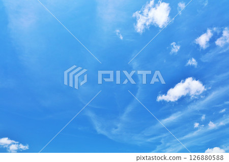 夏天藍天和雲彩 夏天藍天和雲彩 126880588