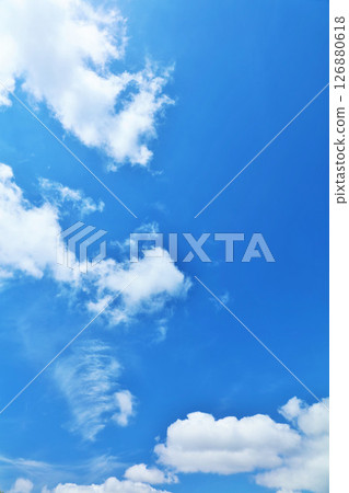 夏天藍天和雲彩 夏天藍天和雲彩 126880618