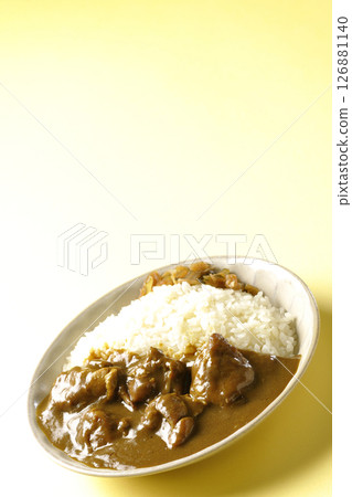 Chicken curry with chunks of chicken 126881140