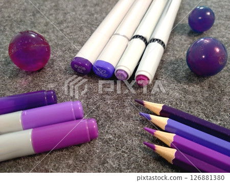 紫色美術用品 126881380