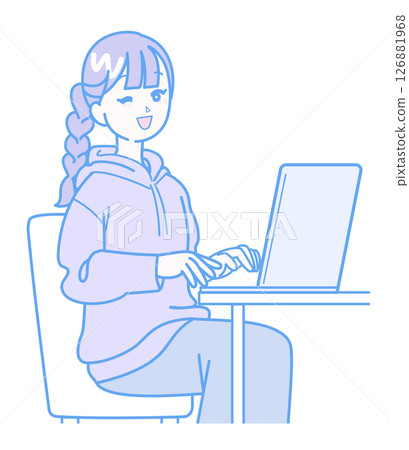 在電腦上工作的女人 126881968