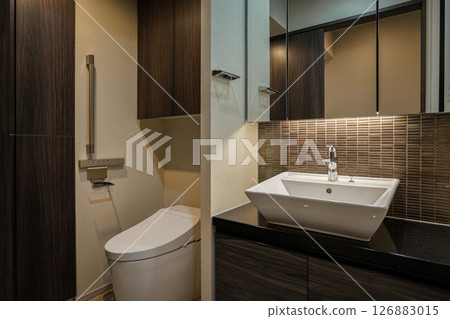 Indoor photo 126883015