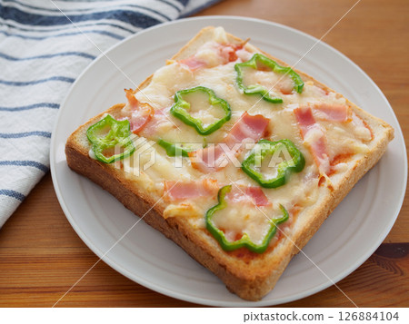 Pizza toast Pizza toast 126884104