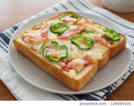 Pizza toast Pizza toast 126884108