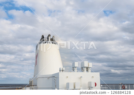 [Tokyo Kyushu Ferry Funnel bound for Mayu Shinmoji] 126884128