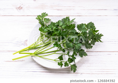 Italian parsley Italian parsley 126884392
