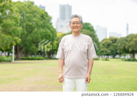 高級男子帶著微笑 高級男子帶著微笑 126884926