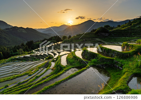 <三重縣>丸山千枚田的日落 126886986