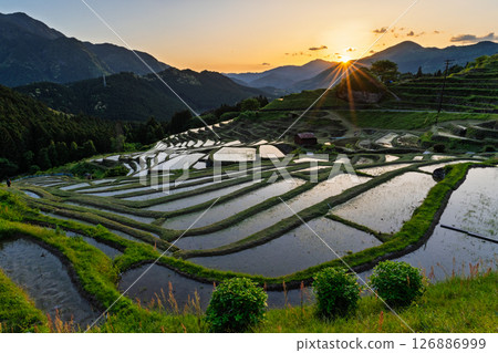 <三重縣>丸山千枚田的日落 126886999