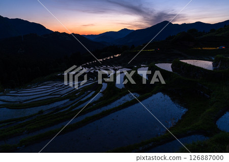 <三重縣>丸山千枚田的日落 <三重縣>丸山千枚田的日落 126887000