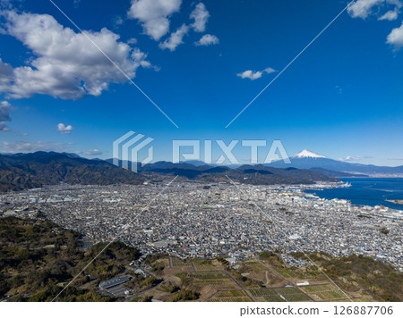 Aerial view of Shimizu city, Shizuoka prefecture and Mount Fuji 126887706