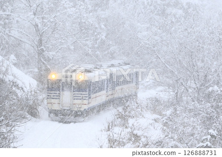 暴風雪中的唯見線 暴風雪中的唯見線 126888731