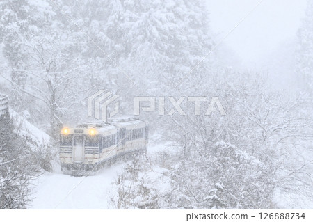 暴風雪中的唯見線 暴風雪中的唯見線 126888734